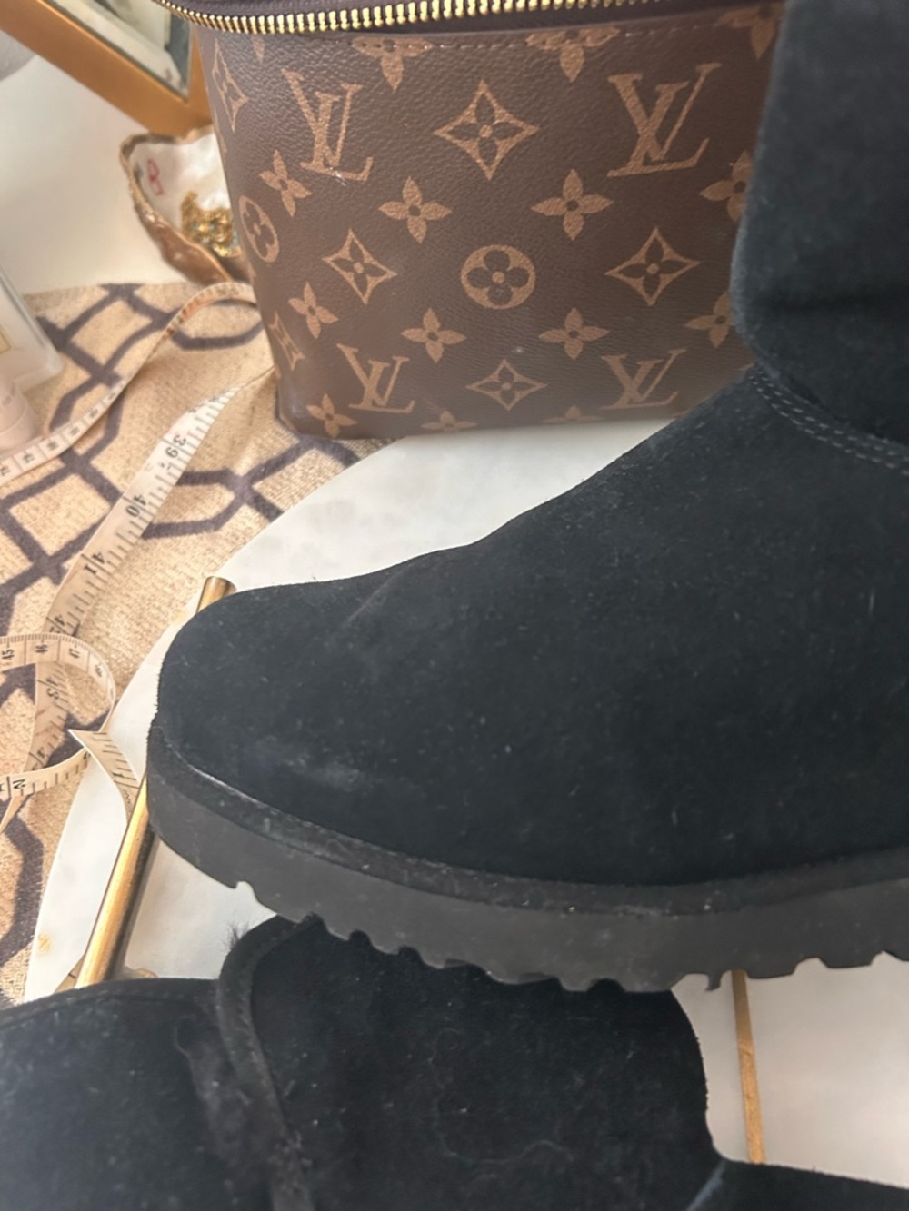 UGG Black Boot size 8 good condition - Picture 10 of 12